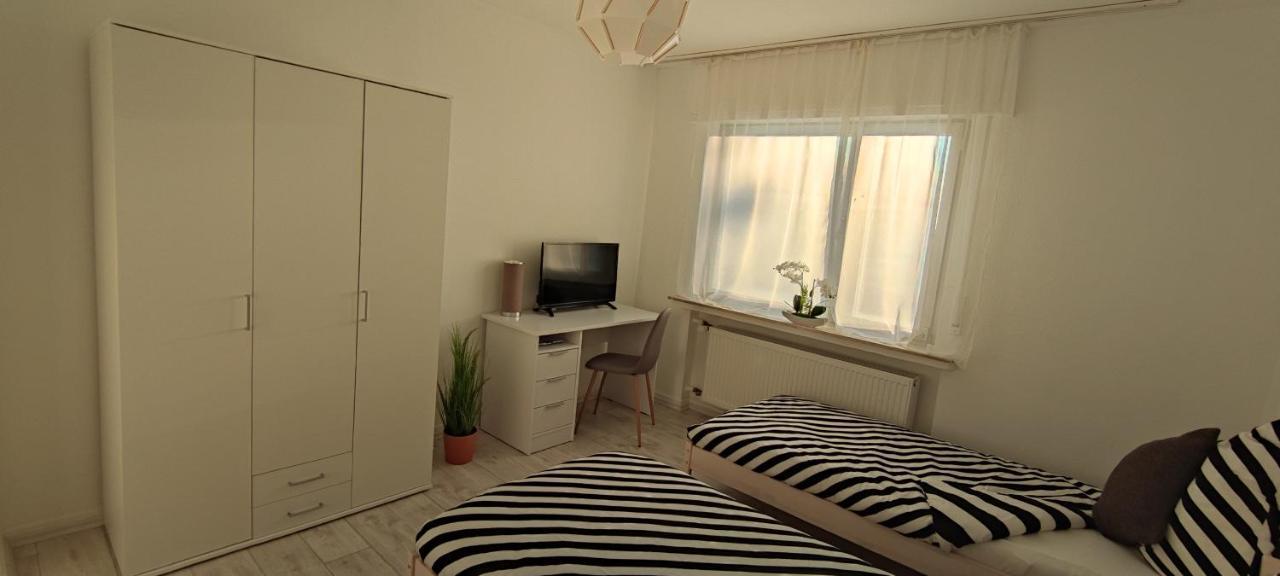 Schoene Und Optimal Gelegene Wohnung Weisskirchen Buitenkant foto