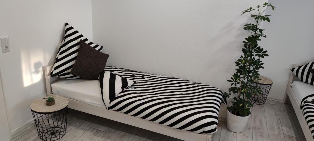 Schoene Und Optimal Gelegene Wohnung Weisskirchen Buitenkant foto