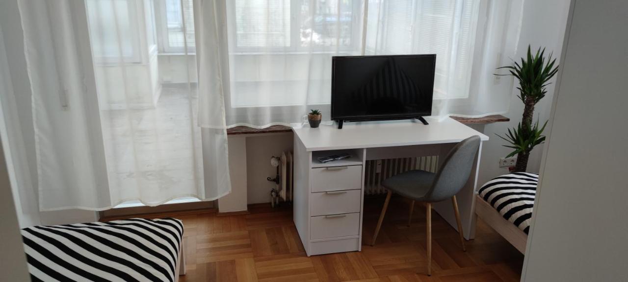 Schoene Und Optimal Gelegene Wohnung Weisskirchen Buitenkant foto