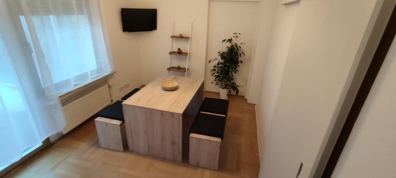 Schoene Und Optimal Gelegene Wohnung Weisskirchen Buitenkant foto