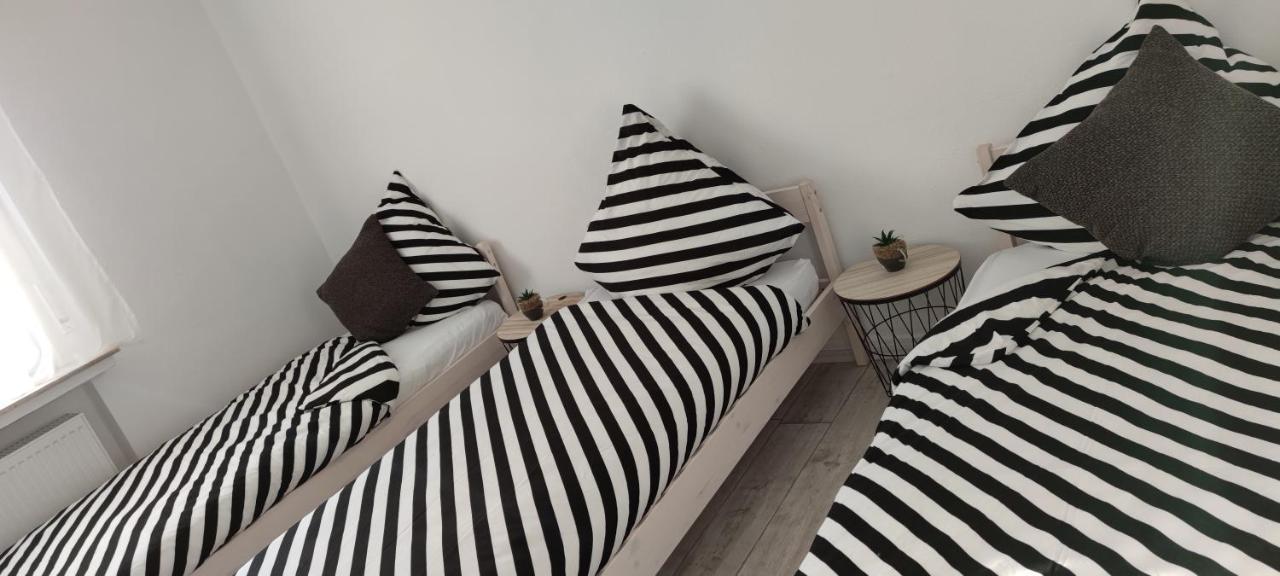 Schoene Und Optimal Gelegene Wohnung Weisskirchen Buitenkant foto
