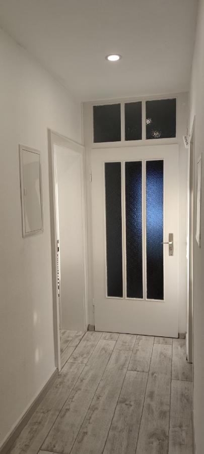 Schoene Und Optimal Gelegene Wohnung Weisskirchen Buitenkant foto